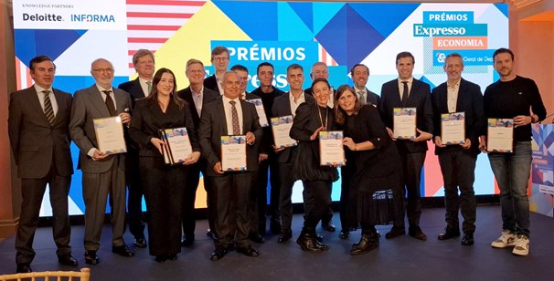 PRÉMIOS E DISTINÇÕES