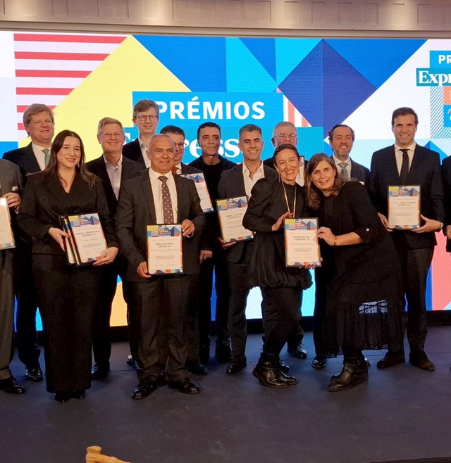 PRÉMIOS E DISTINÇÕES